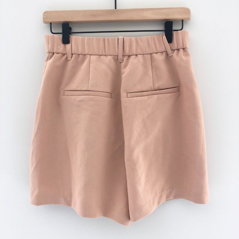 Abercrombie Ultra High Rise Tailored Pleated Shorts - Picture 3 of 4